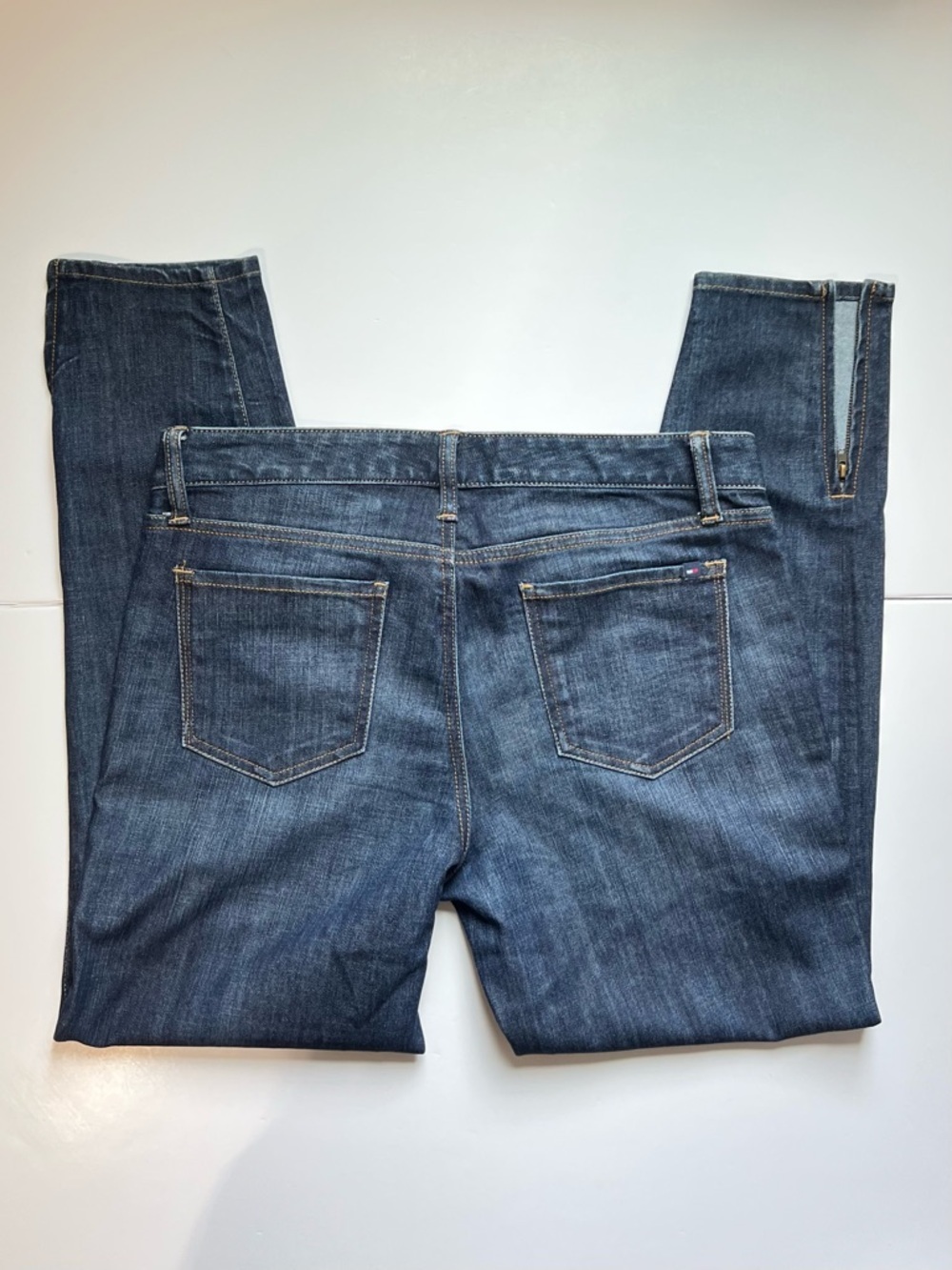 Tommy Hilfiger Blue Wash Ankle Jeans Size 10 Mid Rise Denim Summer Casual Jeans - Picture 4 of 9